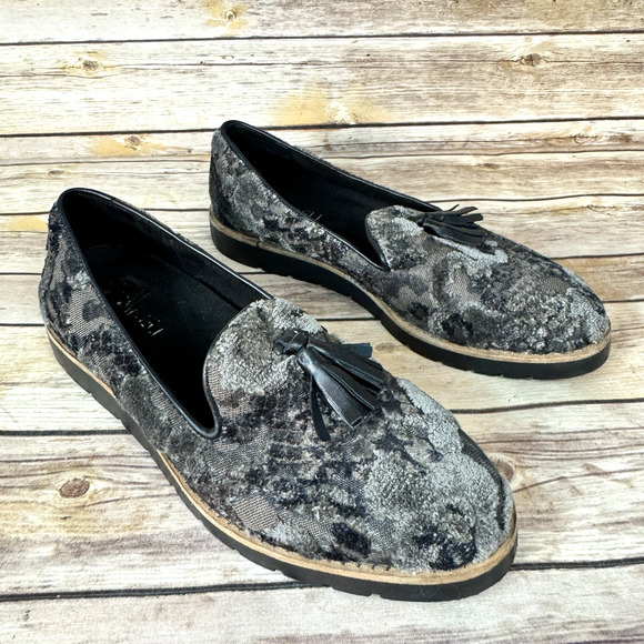 VANELi Womens Joona Slip On Floral Lug Sole Tassled Loafer Velvet Floral Shoes 8 - Picture 1 of 7